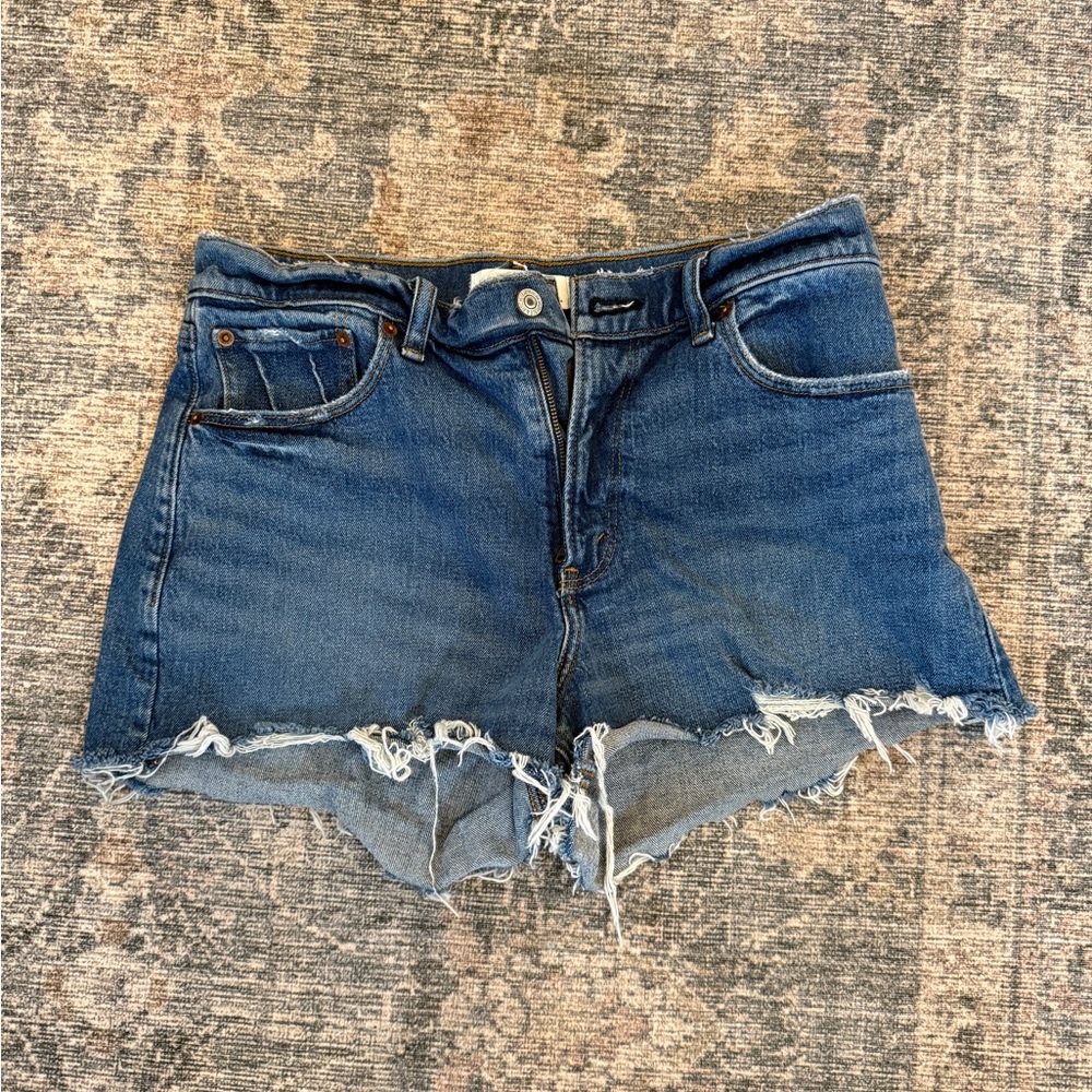 Abercrombie and Fitch Mid Rise Mom Short